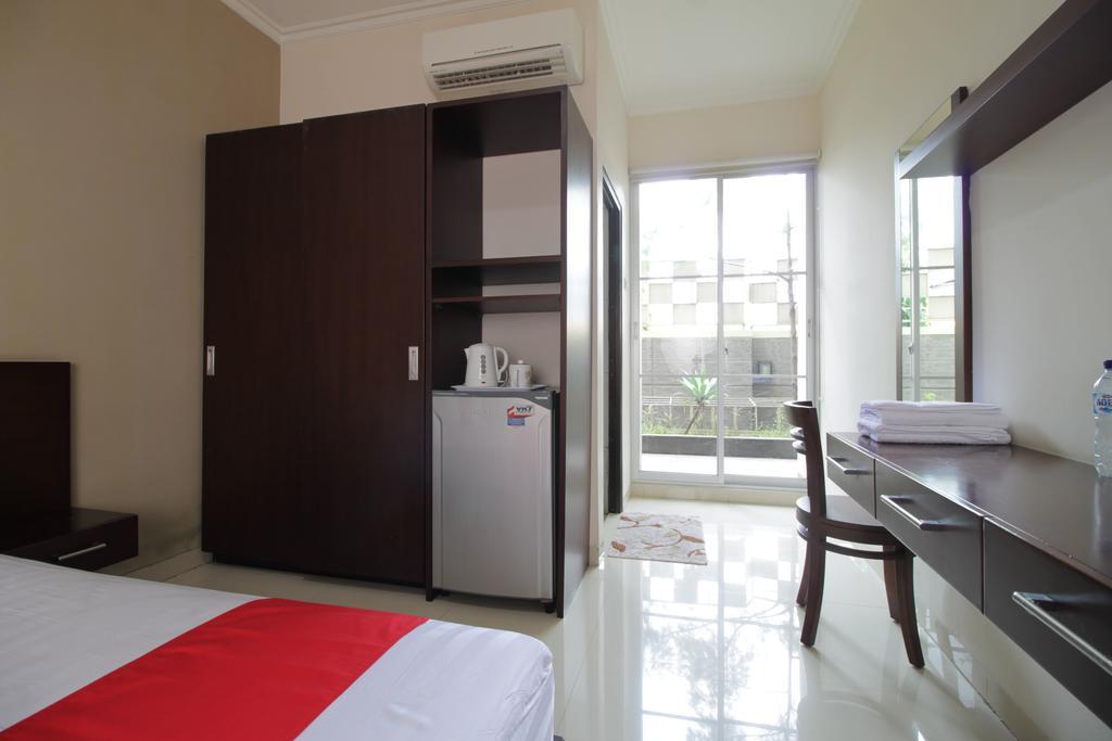 ג'קרטה Reddoorz Plus Near Ambassador Mall מראה חיצוני תמונה