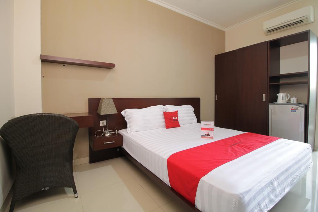 ג'קרטה Reddoorz Plus Near Ambassador Mall מראה חיצוני תמונה