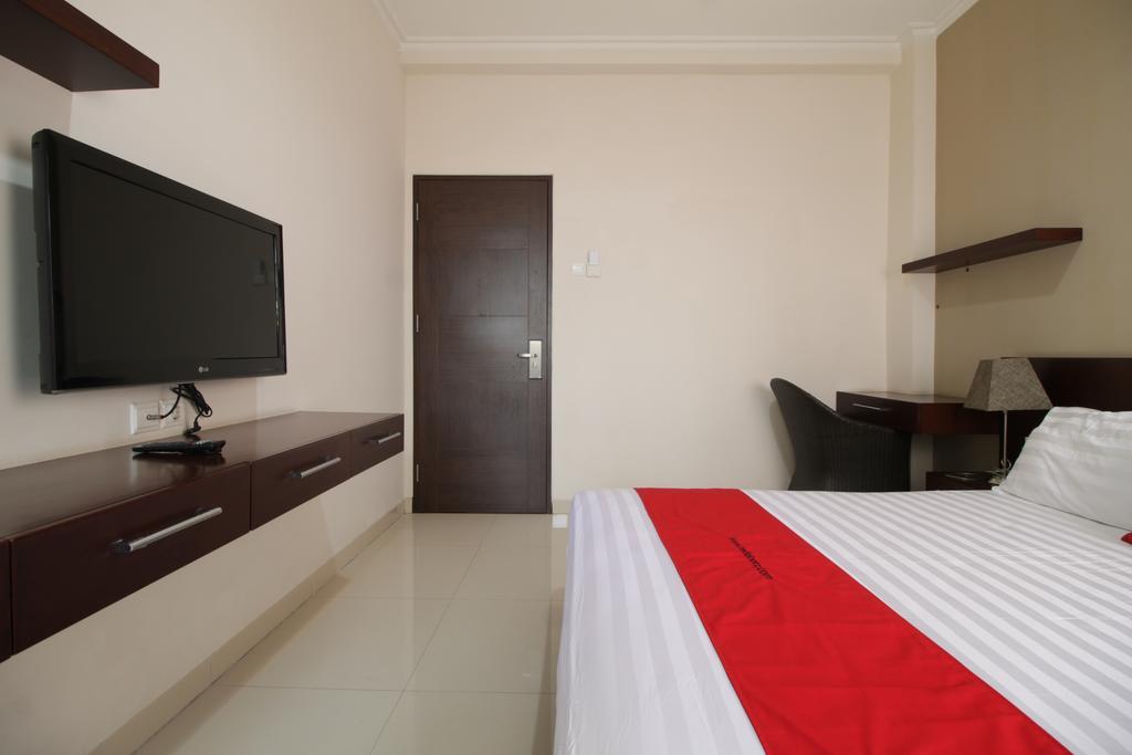 ג'קרטה Reddoorz Plus Near Ambassador Mall מראה חיצוני תמונה