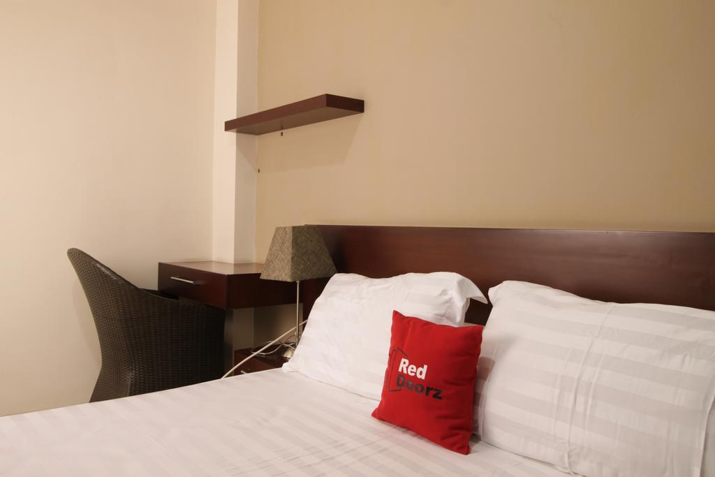 ג'קרטה Reddoorz Plus Near Ambassador Mall מראה חיצוני תמונה