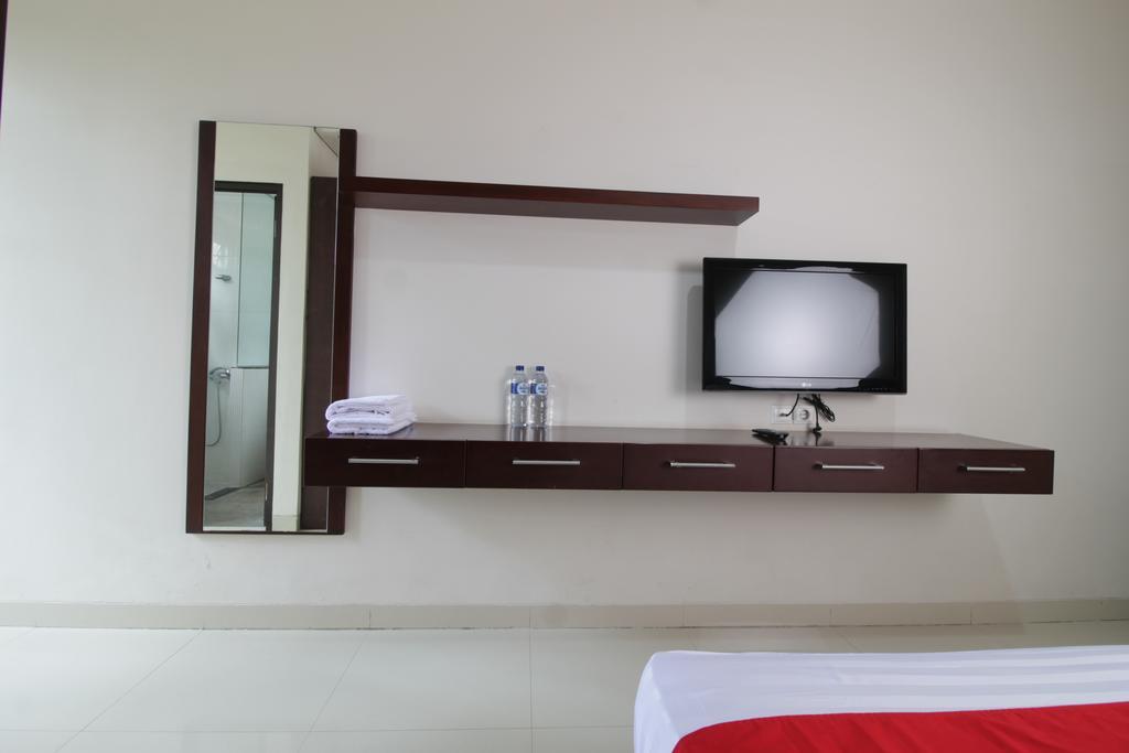 ג'קרטה Reddoorz Plus Near Ambassador Mall מראה חיצוני תמונה